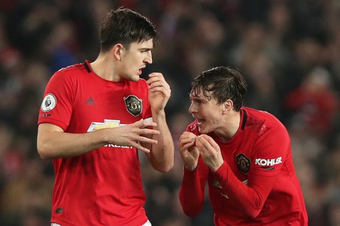 Sao MU, Victor Lindelof ra tay bắt cướp giữa đường