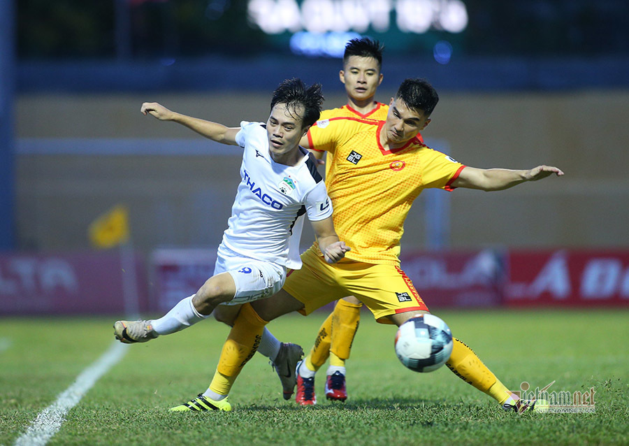 V-Leauge cán đích sớm nhờ tuyển Việt Nam trắng giải