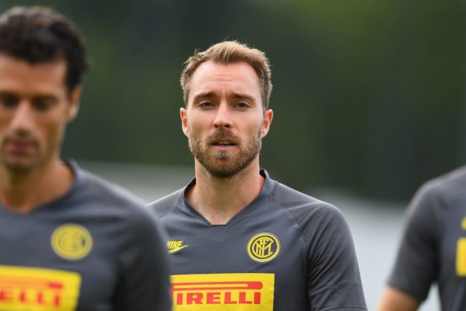 Inter tống khứ Eriksen chỉ sau 8 tháng chiêu mộ